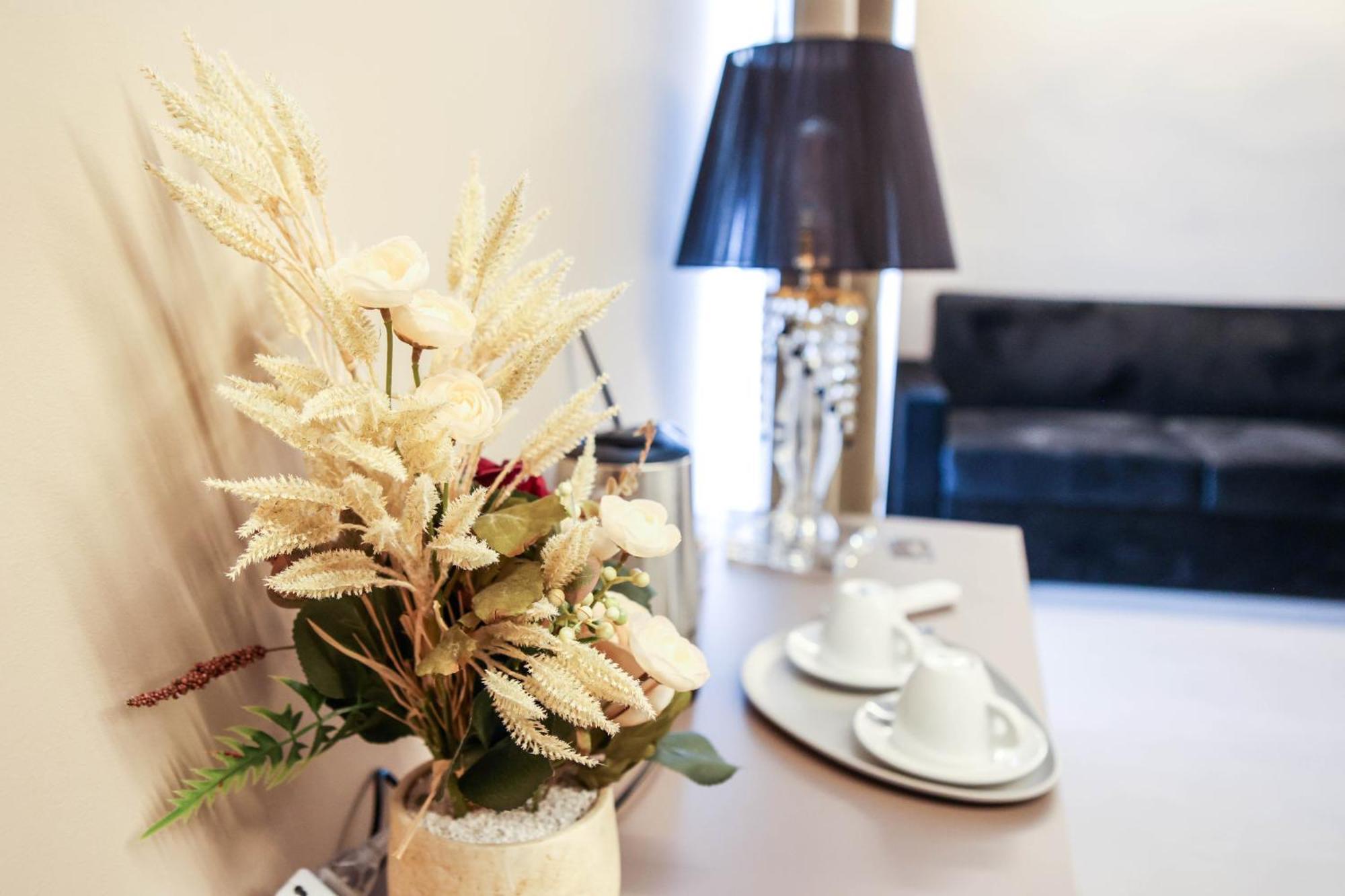 B&B Suites&Rooms Piazza Dei Martiri Катанія Екстер'єр фото