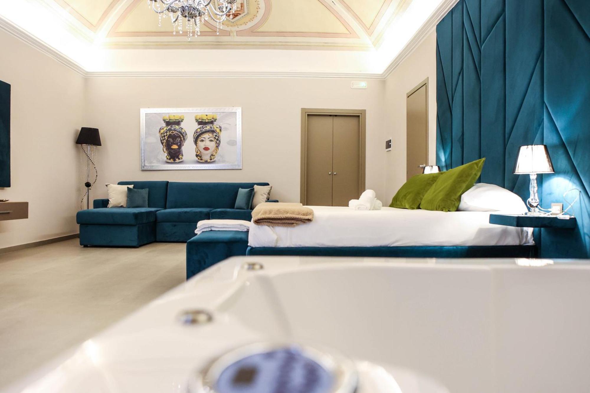 B&B Suites&Rooms Piazza Dei Martiri Катанія Екстер'єр фото