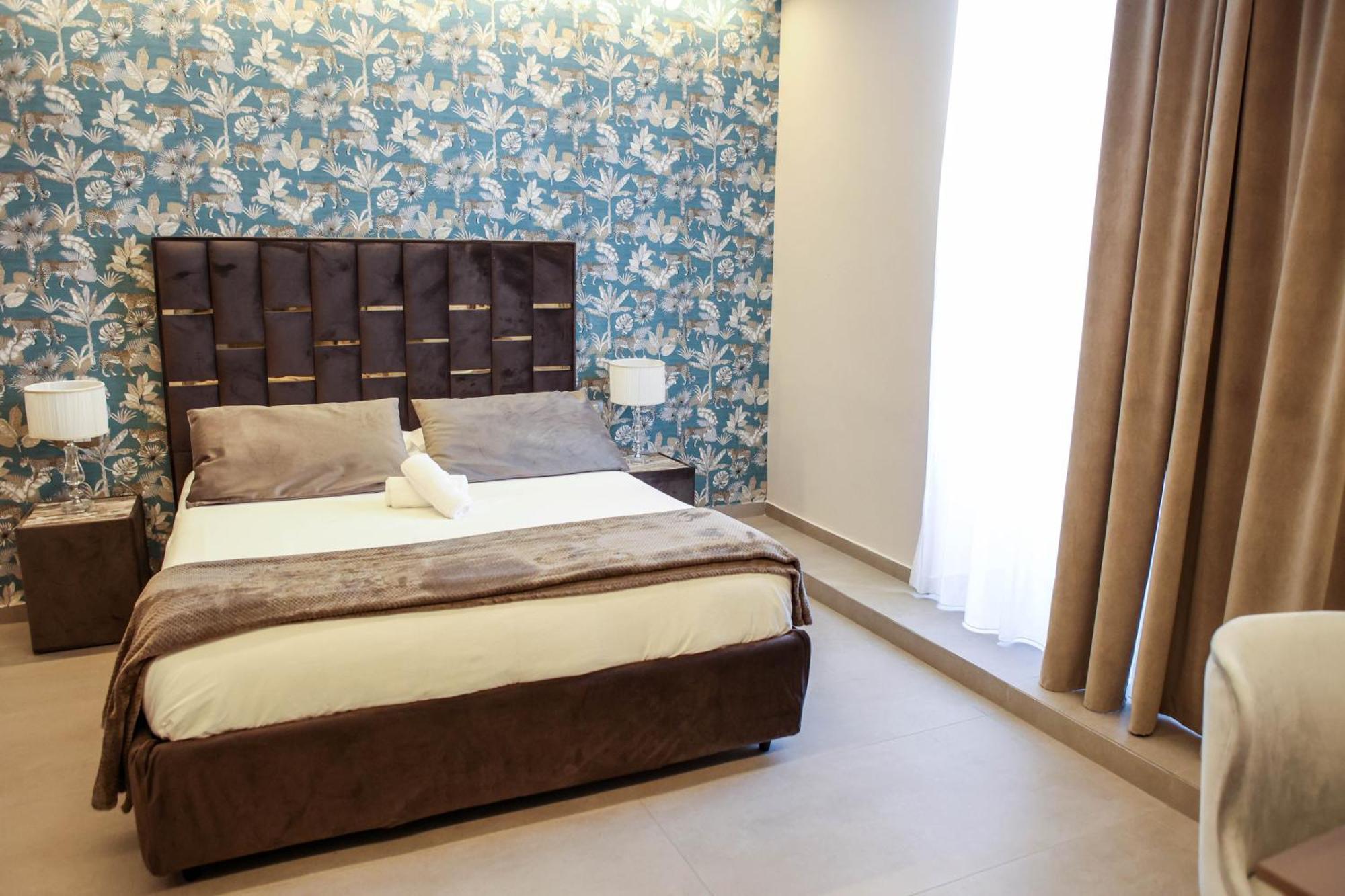 B&B Suites&Rooms Piazza Dei Martiri Катанія Екстер'єр фото