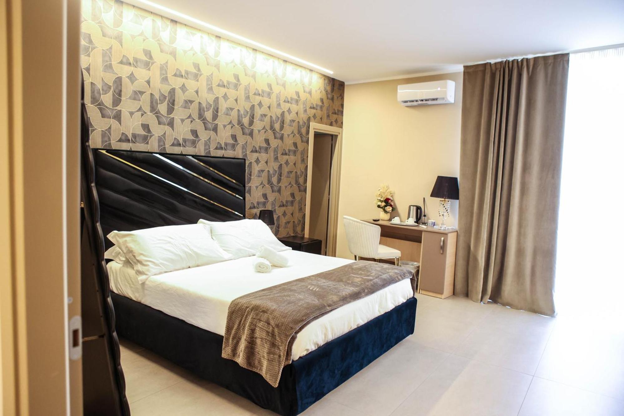 B&B Suites&Rooms Piazza Dei Martiri Катанія Екстер'єр фото