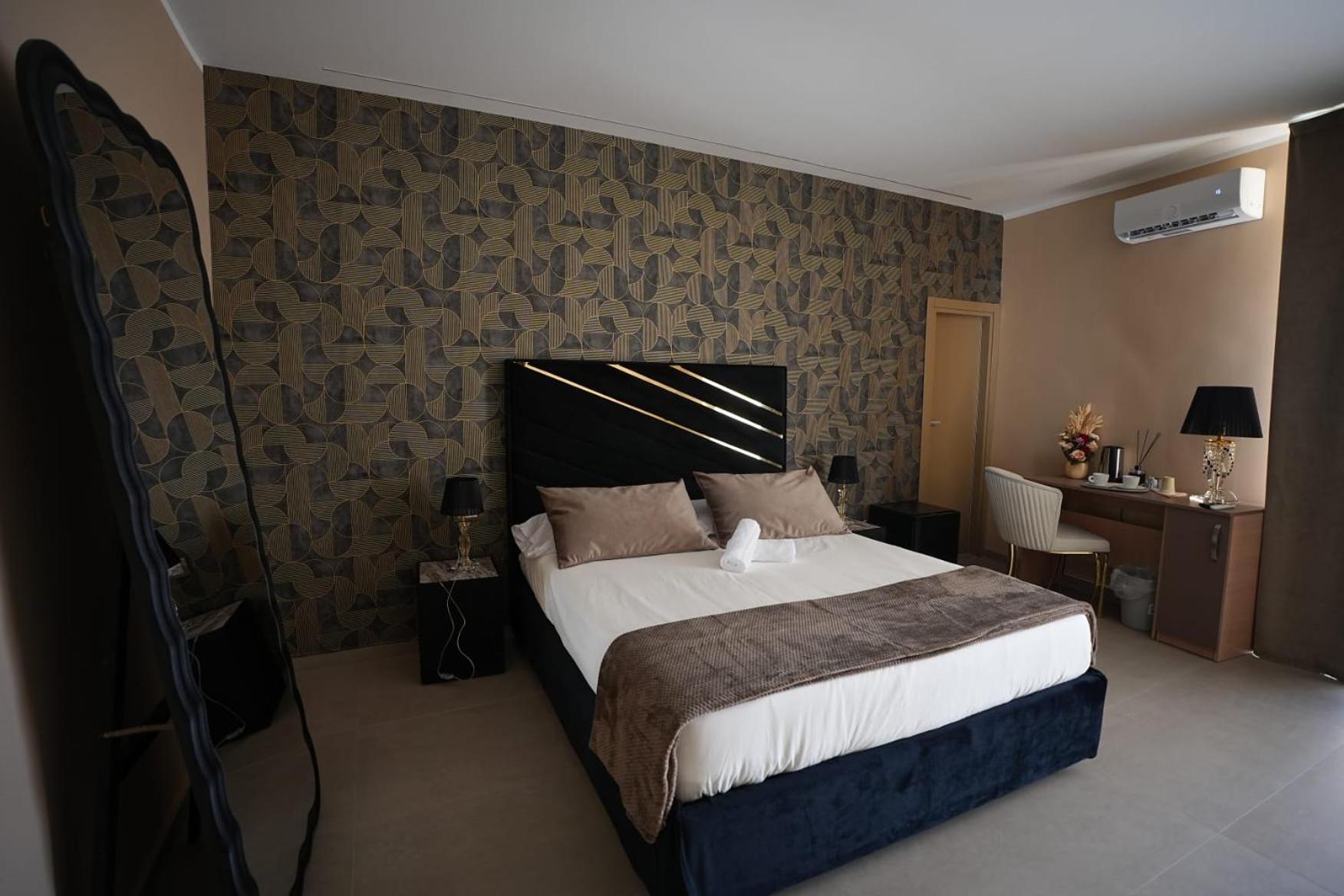 B&B Suites&Rooms Piazza Dei Martiri Катанія Екстер'єр фото