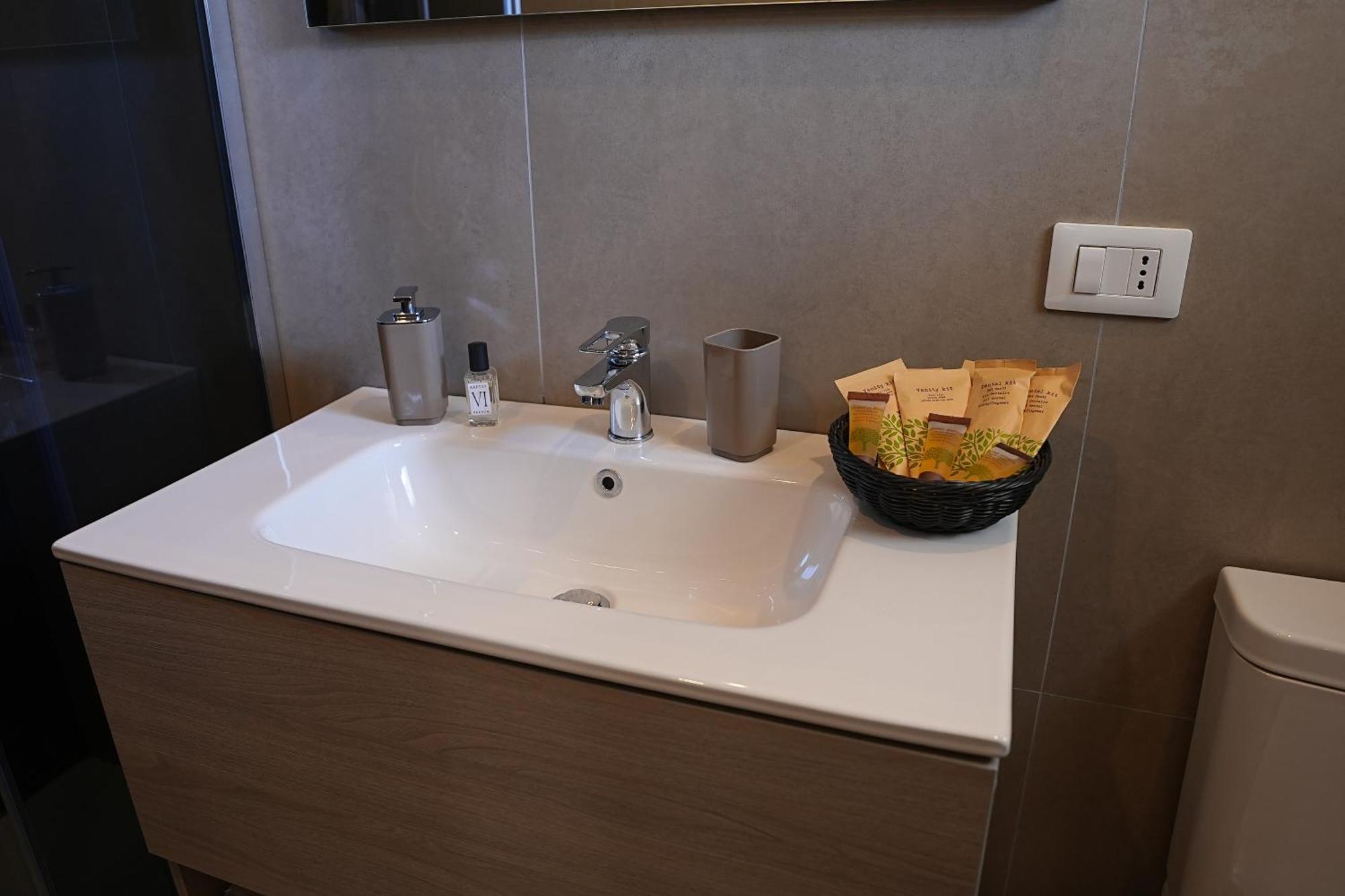 B&B Suites&Rooms Piazza Dei Martiri Катанія Екстер'єр фото
