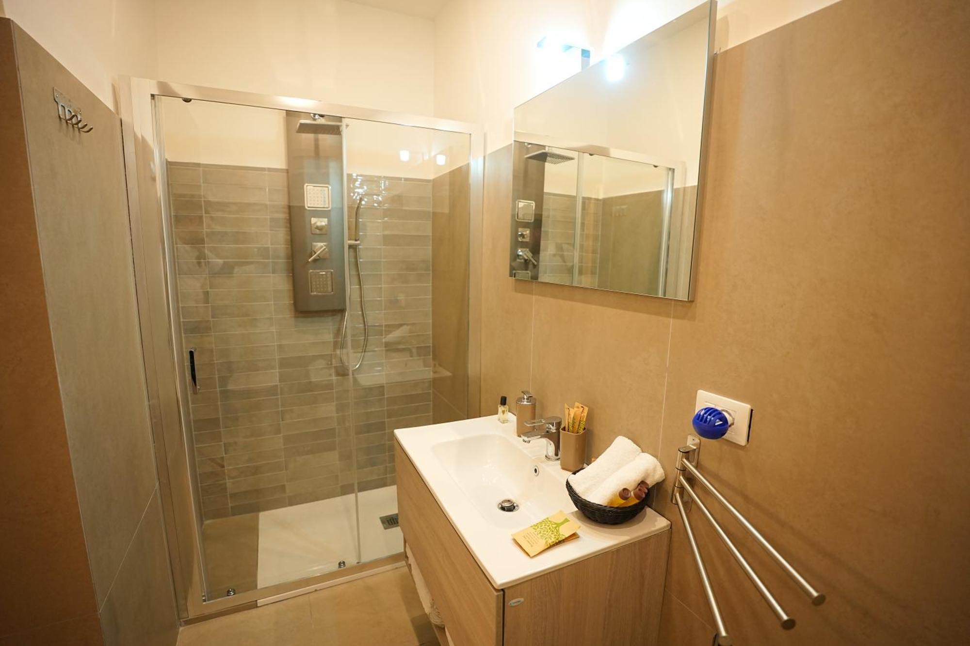 B&B Suites&Rooms Piazza Dei Martiri Катанія Екстер'єр фото